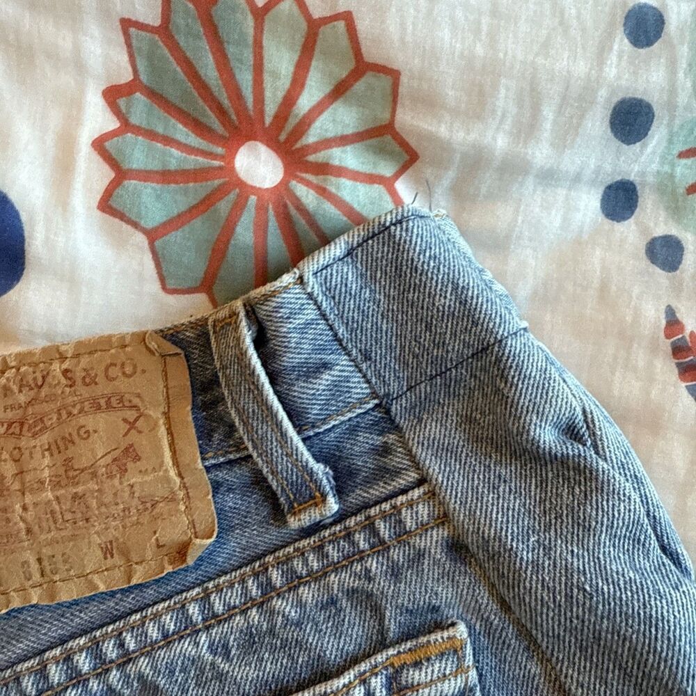 Vintage 80's USA Levi's 501 Jean Shorts Denim Distressed Custom Cut Off | Wmns 6 - Picture 11 of 12